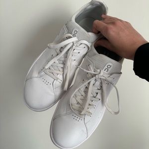 Men’s on cloud running sneaker